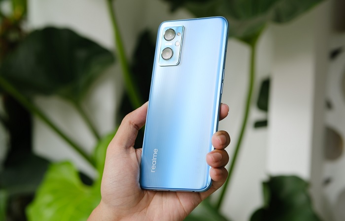 Thiết kế mặt lưng khá hài hòa và phù hợp với nhiều đối tượng người dùng