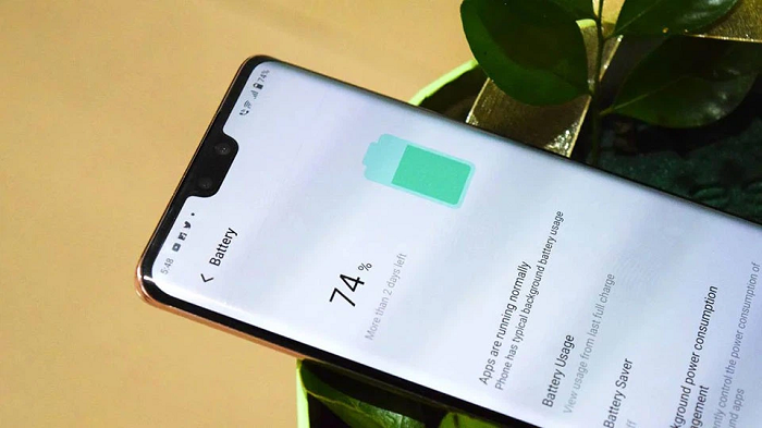 Máy sở hữu viên pin 4300mAh và hỗ trợ sạc nhanh có dây 44W