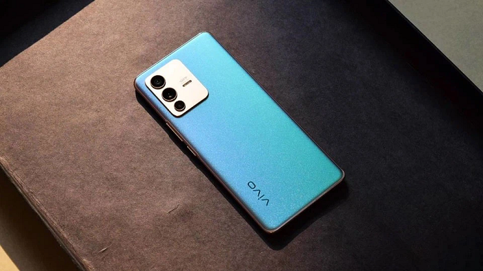 Mặt lưng có khả năng chuyển màu ấn tượng