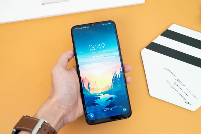 Galaxy A03 được trang bị màn hình giọt nước rộng 6.5 inch và có độ phân giải HD+
