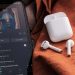 Airpods bị chai pin