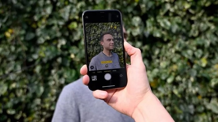 Chụp ảnh bằng camera trên iPhone