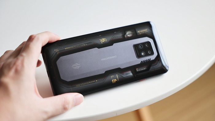 Trên tay Red Magic 7 Pro