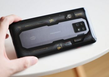 Trên tay Red Magic 7 Pro: Gaming Phone đầu tiên sở hữu camera ẩn dưới màn hình, sạc nhanh 135W