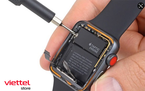 Thay thế một viên pin Apple Watch mới