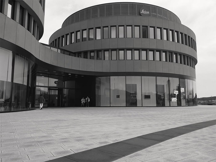 Camera đơn sắc chụp ảnh đen trắng nghệ thuật