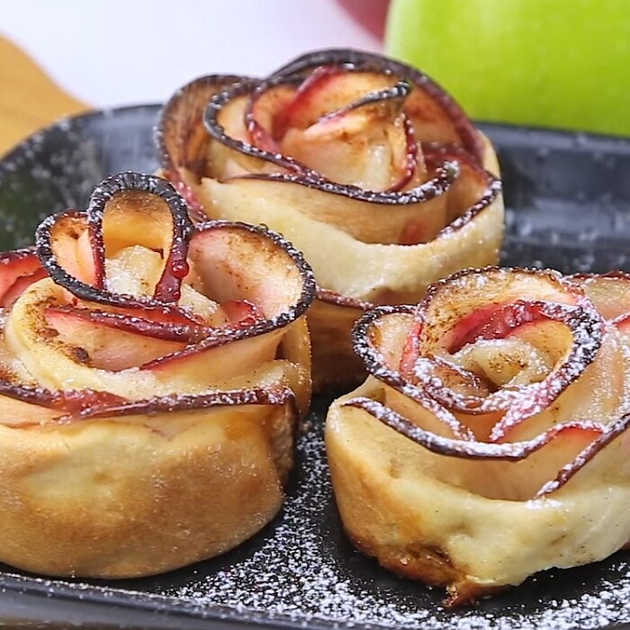 Thành phẩm bánh táo hoa hồng thơm ngon, đẹp mắt