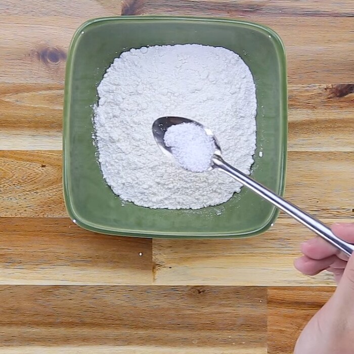 Trộn đều hỗn hợp khô