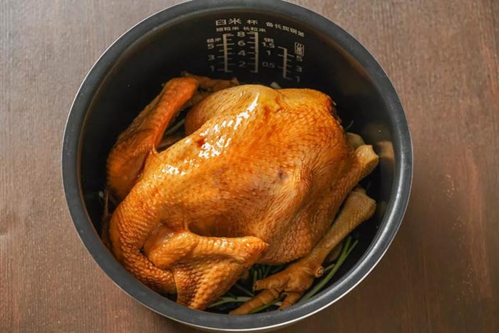 Tìm hiểu cách làm món gà bằng nồi cơm điện