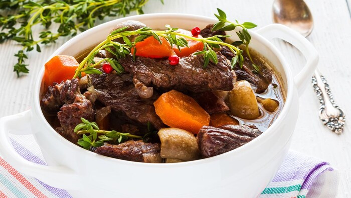 Bò hầm khoai tây đơn giản, bổ dưỡng