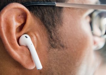 Cách nhận cuộc gọi trên AirPods