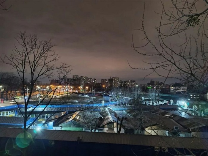 Hình ảnh chụp từ camera góc rộng trong điều kiện ban đêm