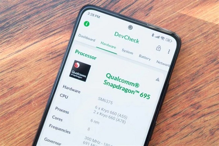 Hiệu năng của chip Snapdragon 695 có phần nhỉnh hơn so với chip Snapdragon 732G