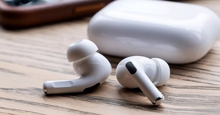 Khi tai nghe Airpods ở ngoài hộp