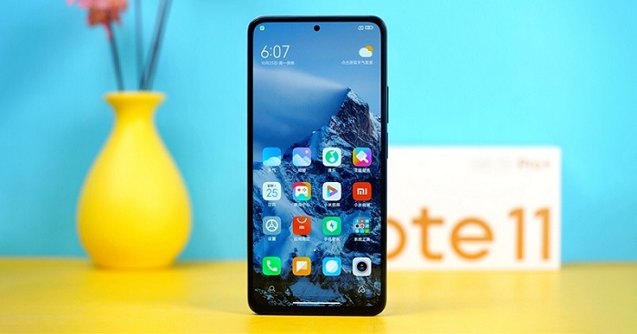 Màn hình máy có tần số quét lên tới 90Hz cho mọi thao tác vuốt chạm mượt mà