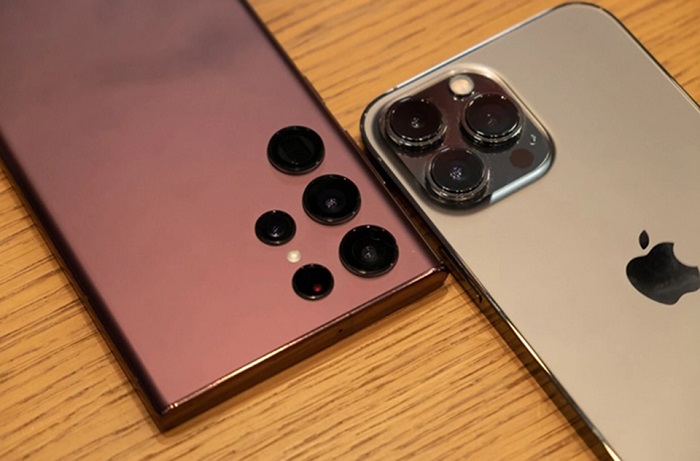 Về lý thuyết, camera trên Galaxy S22 Ultra có phần vượt trội hơn đối thủ đến từ Apple 
