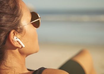 cách phân biệt AirPods Fake và Real