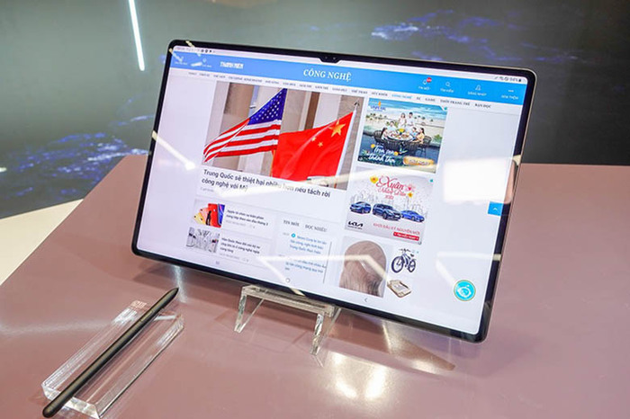 Galaxy Tab S8 Ultra sở hữu màn hình Super AMOLED 14.6 inch lớn hơn