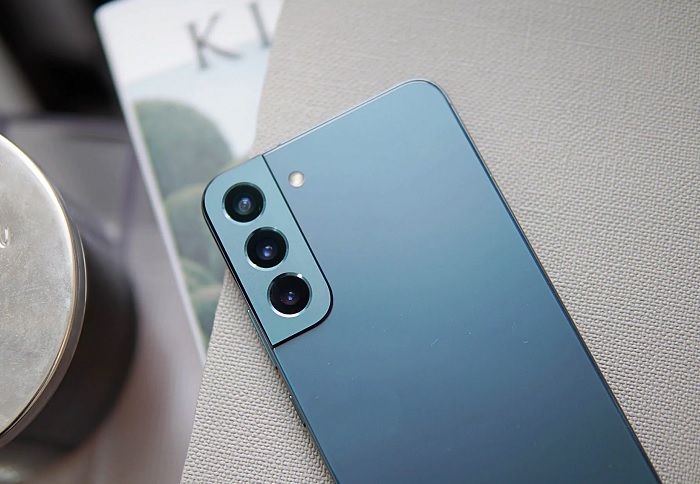 Cận cảnh camera của S22+