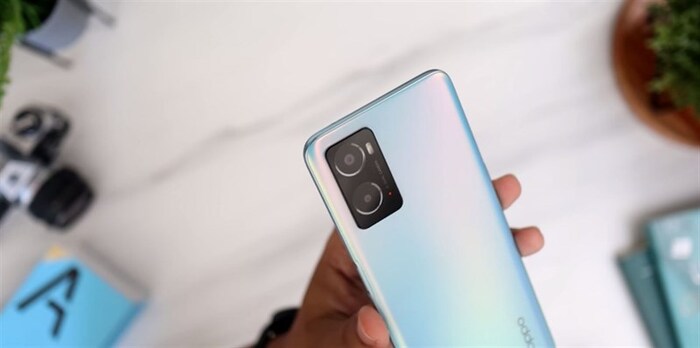 Cụm camera sau ấn tượng