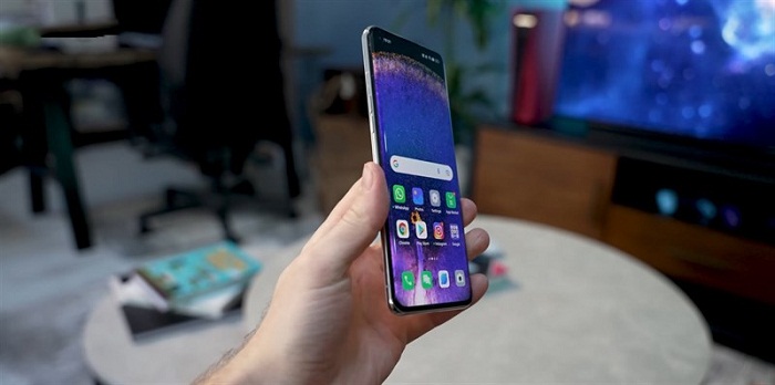 Cạnh trái của OPPO Find X5 Pro là phím tăng giảm âm lượng