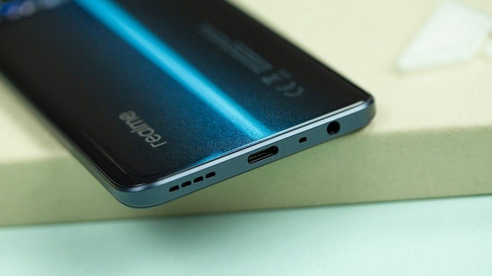 Máy vẫn được trang bị jack cắm tai nghe