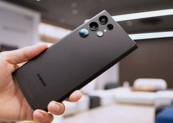 Trên tay Galaxy S22 Ultra