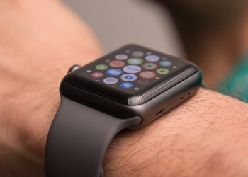 vệ sinh Apple Watch