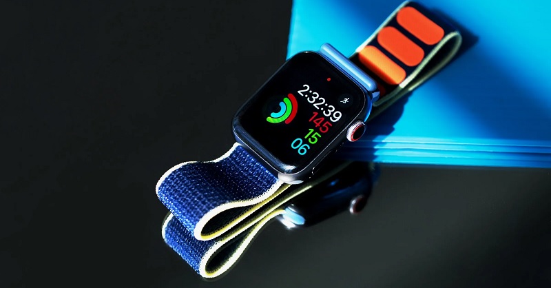 Apple Watch hết pin sạc không lên