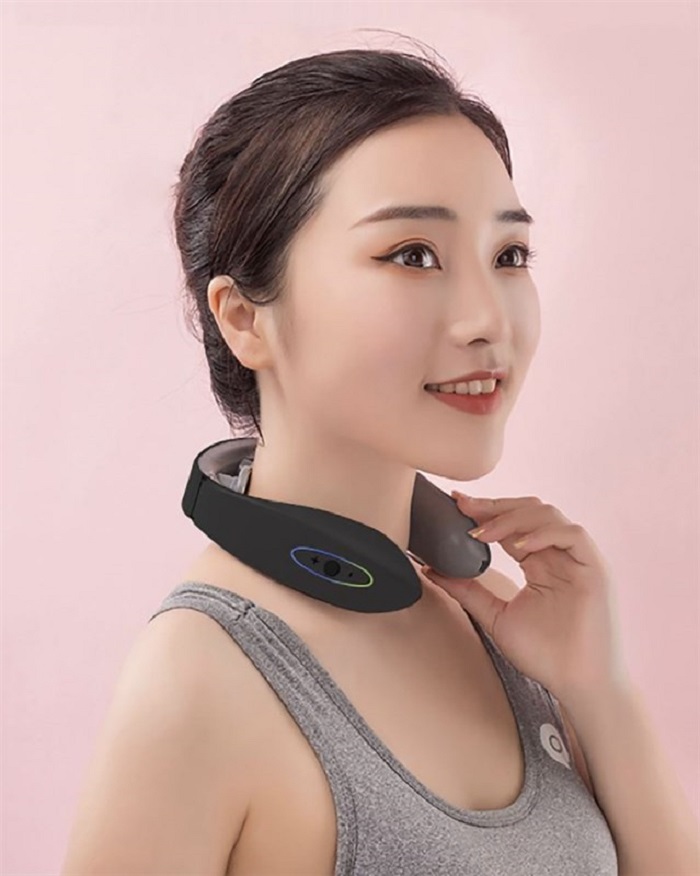 Máy massage cổ được thiết kế nhỏ gọn và hiện đại