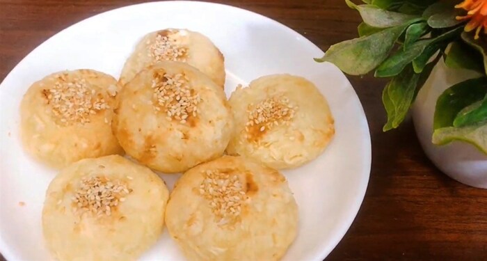 Hướng dẫn cách làm bánh khoai mì nướng bằng nồi chiên không dầu cực đơn giản