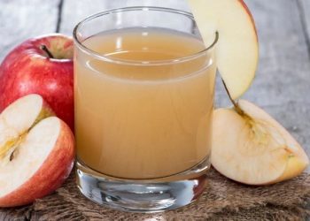 cách làm nước ép táo bằng máy xay sinh tố