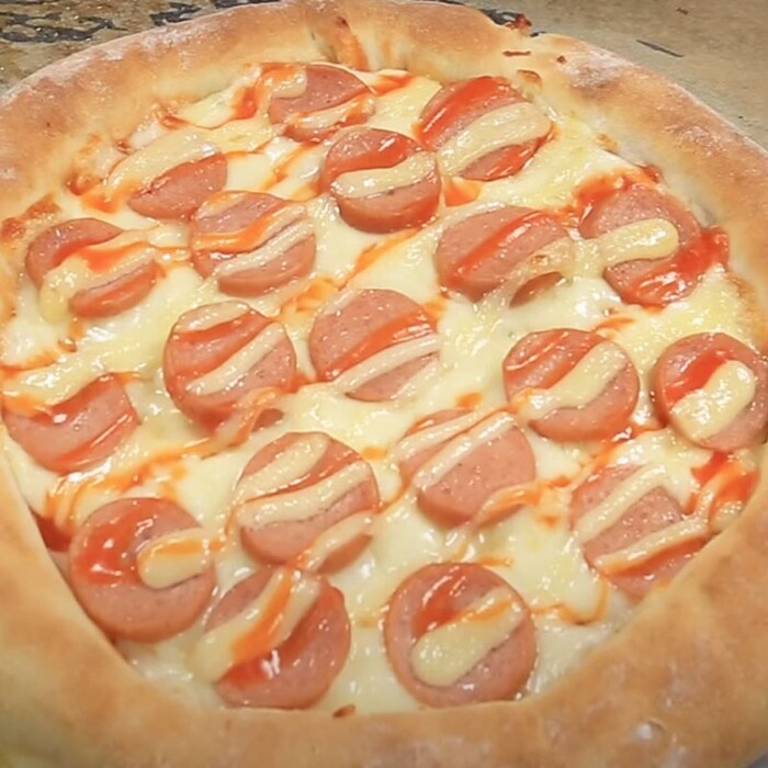 Phô mai chảy hòa quyện với nhân và vỏ bánh