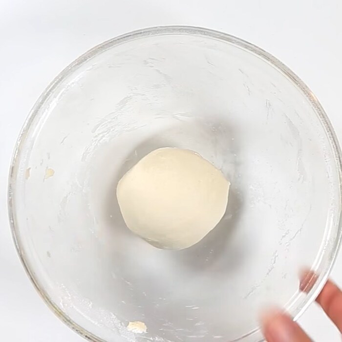 Cho bột nghỉ trong 1 giờ đồng hồ