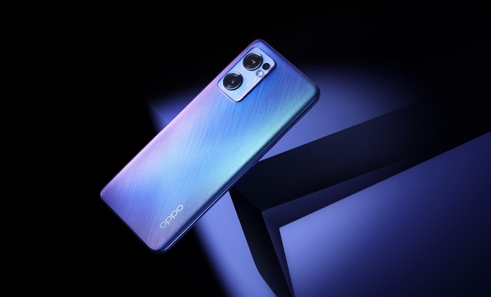 Mặt lưng Reno7