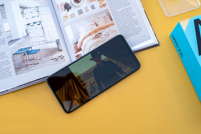 Tính năng mở khóa bằng vân tay ở cạnh bên cho phép sử dụng tối đa tới 5 dấu vân tay