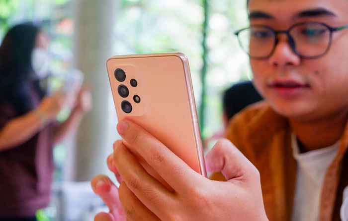 Khung và mặt lưng Galaxy A53 5G có độ hoàn thiện rất tốt