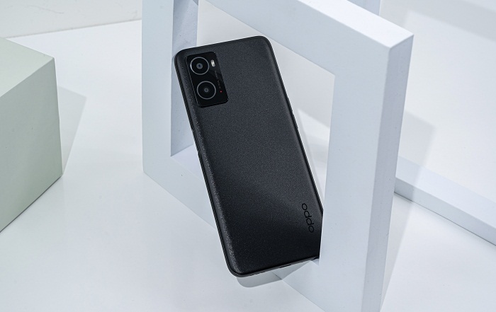 Thiết kế bắt mắt, thời thượng với mặt lưng chuyển màu cực độc đáo