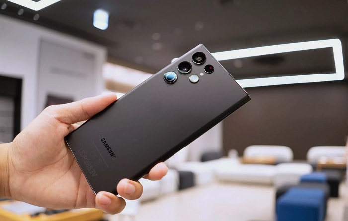 Mặt lưng của Galaxy S22 Ultra