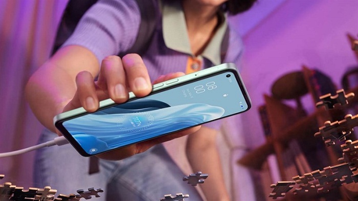 Dung lượng pin đủ để sử dụng cả ngày, sạc nhanh 33W giúp tiết kiệm thời gian sạc đáng kể