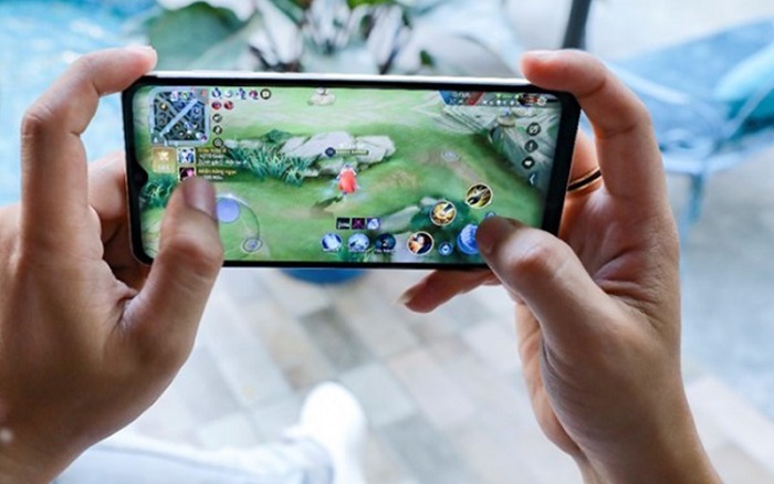 Galaxy A12 chơi game mượt mà