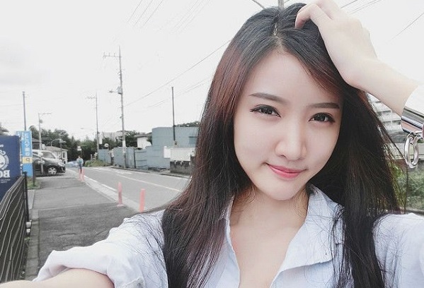 Tại sao chụp ảnh camera sau mặt bị lệch