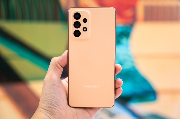 Samsung A53 5G có tính năng chống nước, chống bụi