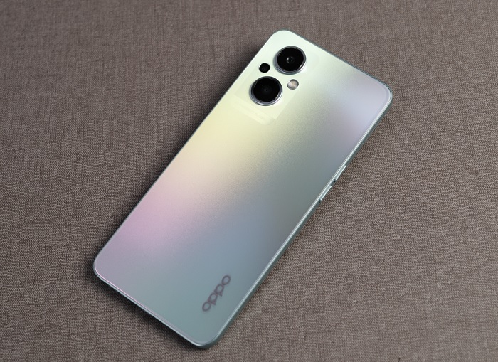 Mặt lưng của OPPO Reno7 Z 5G