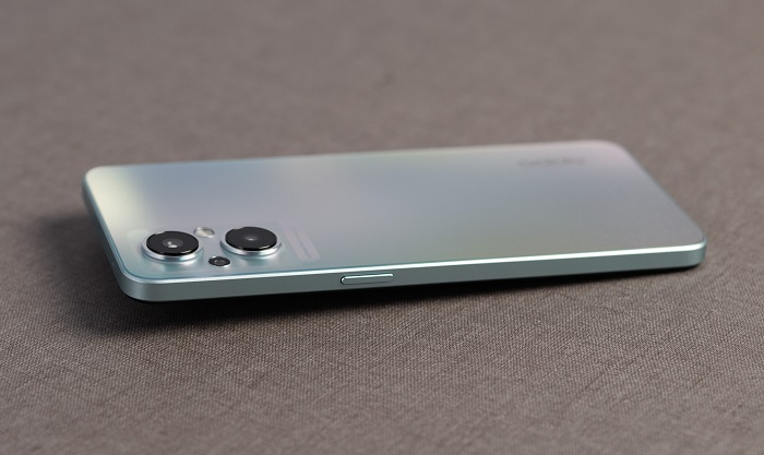 Khung viền được vát phẳng theo đúng xu hướng hiện nay