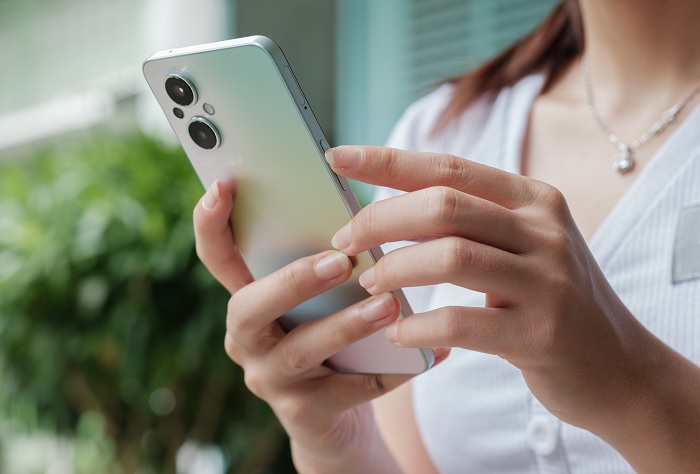 Reno7 Z hỗ trợ sạc nhanh 33W