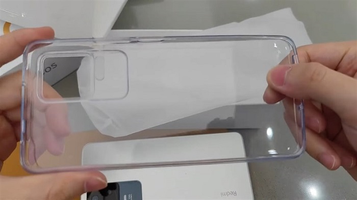 Ốp lưng dẻo đi kèm theo máy