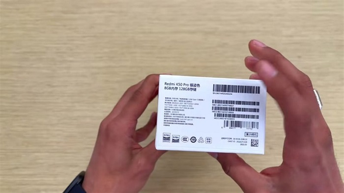 Đáy hộp được in một số thông tin khác của máy