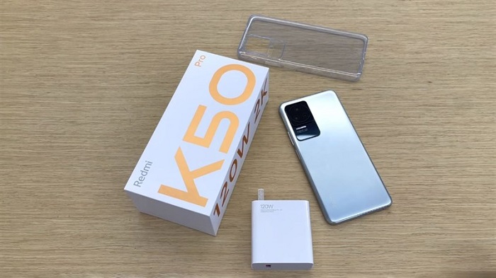 Một số phụ kiện đi kèm với Redmi K50 Pro