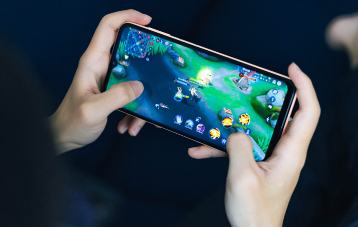 Viên pin tới 5000mAh giúp bạn thao tác mọi tác vụ đa dạng trong ngày